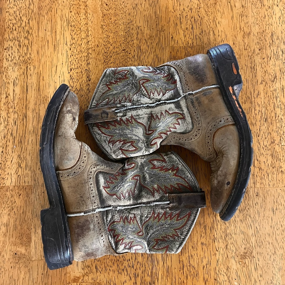 Youth ariat boots